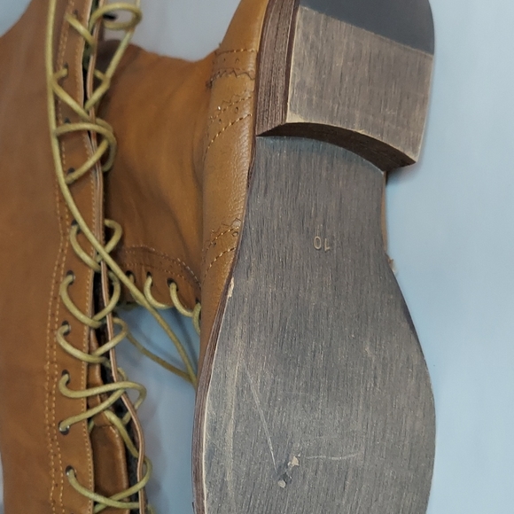 GC Tan Lace Up Boots - Picture 5 of 5